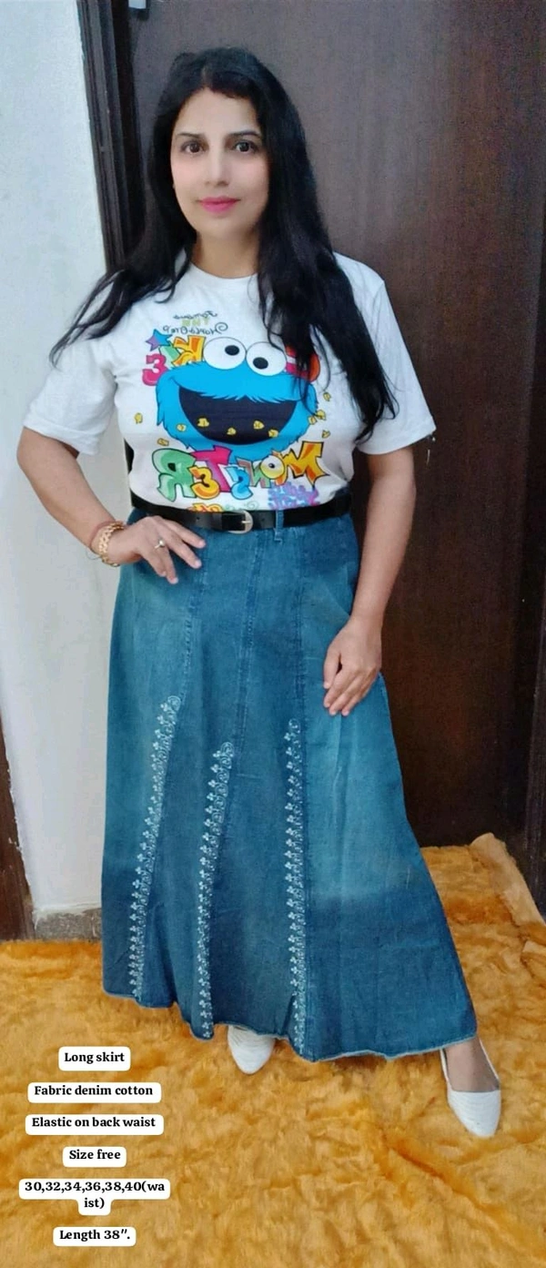 KD18  5626 Long skirt 
Fabric denim cotton 
Elastic on back waist 
 - 30