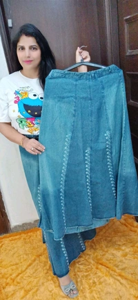KD18  5626 Long skirt 
Fabric denim cotton 
Elastic on back waist 
 - 40