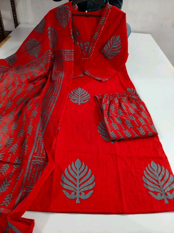 KDJ 5628 *Heavy Cotton*  Sequence Work Kurti with Hand work Pant 


 - Maroon, 2XL-44