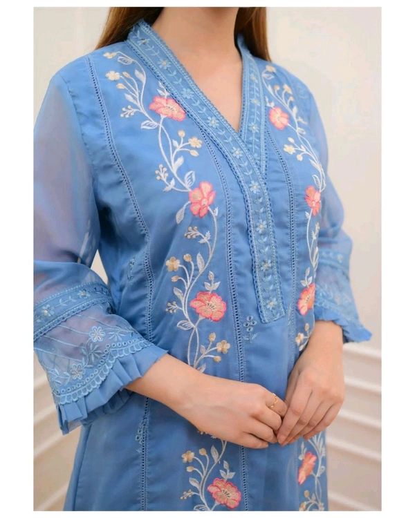 SF5  5629 ✅*NEW  PARTY WEAR TOP AND PLAZZO. WITH FANCY DUPPATA AND EMBROIDERY
 HAVY CHINON  SILK WITH DIGITAL PRINT  - 2XL-44