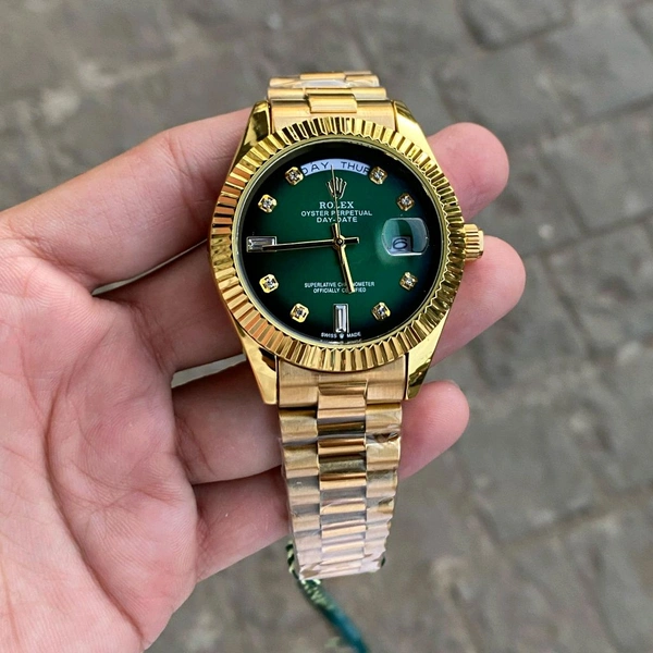 Analog Day Date High Quality Quartz Movement Collection With High Quality Strap Best finishing Body & Case - SRR1