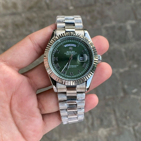 Analog Day Date High Quality Quartz Movement Collection With High Quality Strap Best finishing Body & Case - SRR3