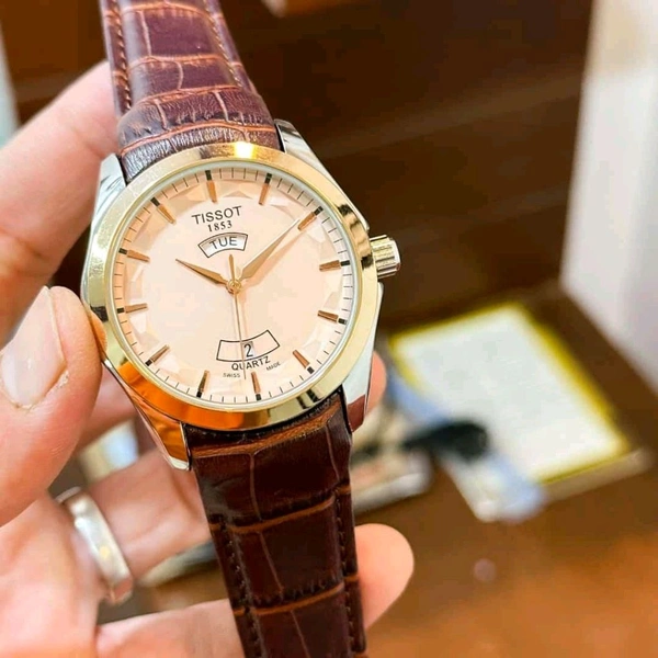 Analog Day & Date Original Quartz Battery Operated Machinery Watch