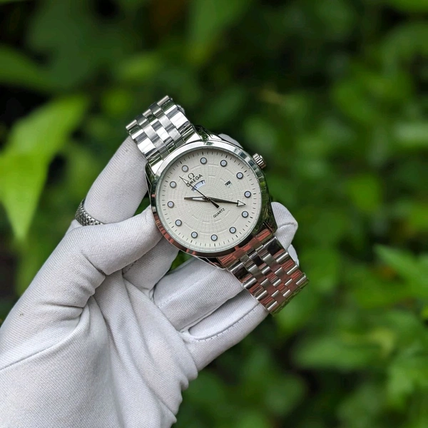 Analog Quartz Movement Watch With High Quality Strap Best finishing Body & Case - White