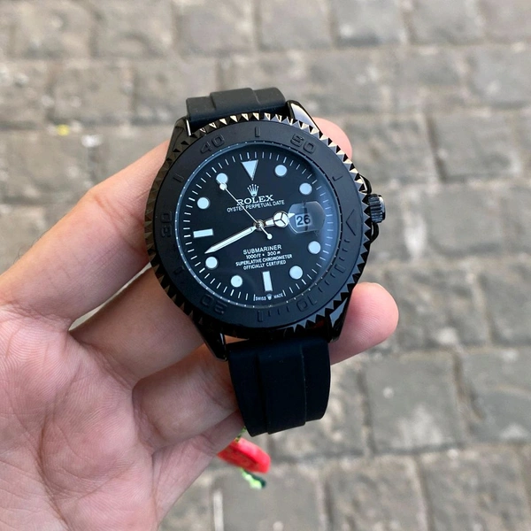 Analog Yacht Master High Quality Battery Optimized Machinery Watch With Black Rubber Strap - SRW1