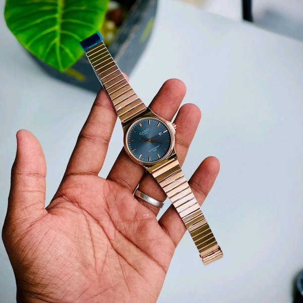 Casi0 Analog MQ24D-7E Premium Collection With High Quality Strap Best Finishing Body & Case - Rose Gold