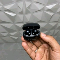 D07 Earbuds World Smallest Case Buds, Best Sound Quality, Hd Audio For Calling