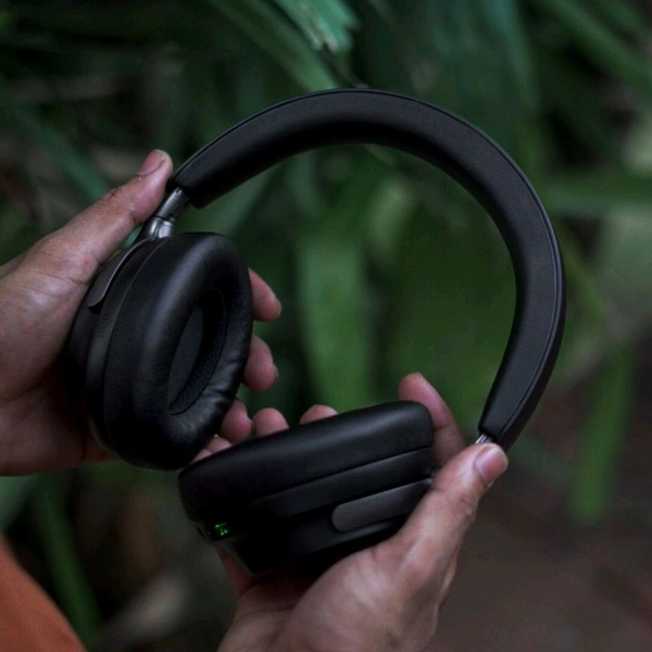 First Time In India Headphone High End Quality Headphone With Active Noice Cancellation - Black