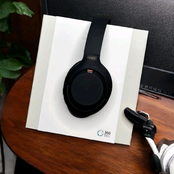 First Time In India! Presenting You All New WH-1000XM6 High Quality Headphones With Headphone Case - Black