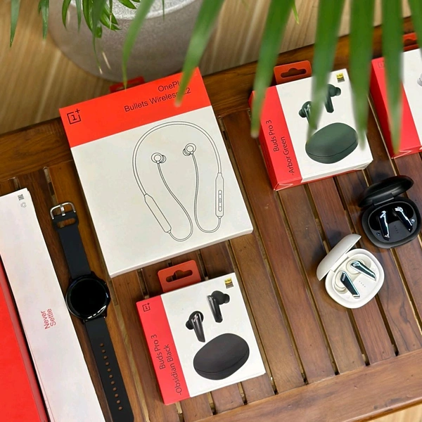 Most Awaited Budget Combo | One Plus Premium Smartwatch One Plus Earphone And One Plus Neckband