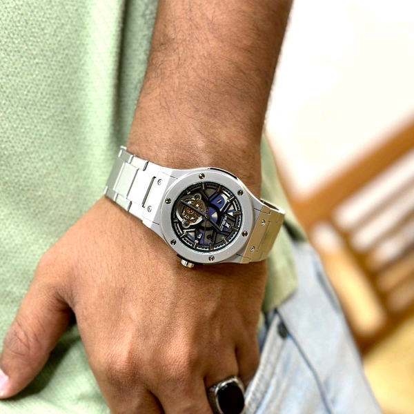 Most Demanded Analog Quartz Movement Collection With High Quality Strap Best finishing Body & Case