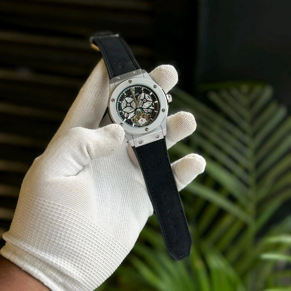 Most Demanded Analog Quartz Movement Watch With High Quality Strap Best finishing Body & Case - SRH6