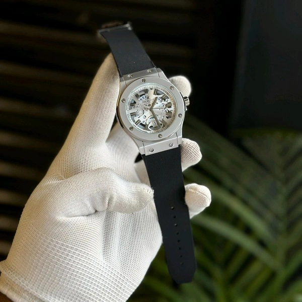 Most Demanded Analog Quartz Movement Watch With High Quality Strap Best finishing Body & Case - SRH1