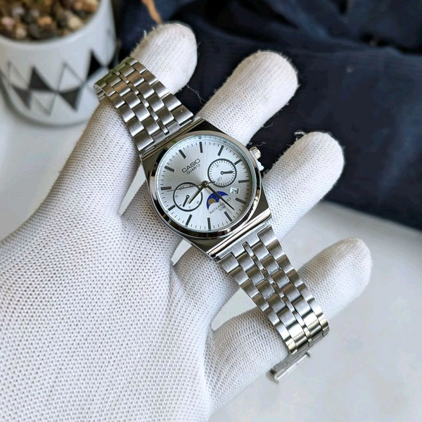 Most Demanded Analog Quartz Movement Watch With High Quality Strap Best finishing Body & Case - SRC5