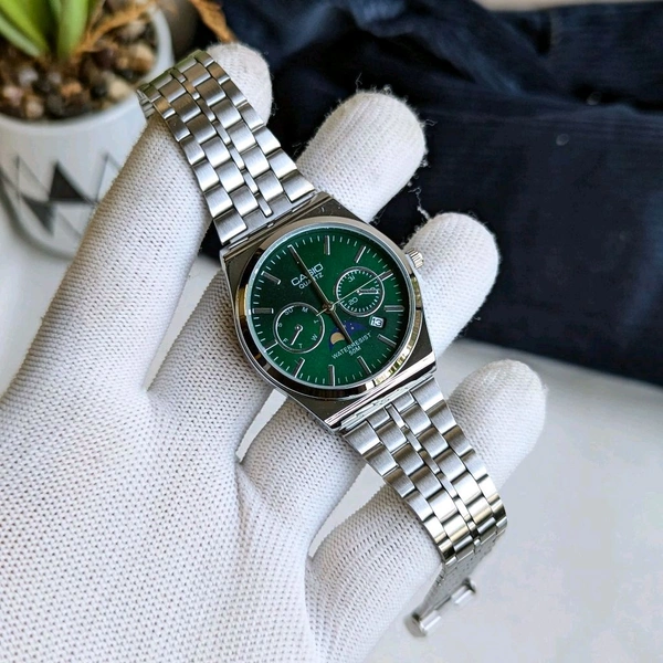 Most Demanded Analog Quartz Movement Watch With High Quality Strap Best finishing Body & Case - SRC6