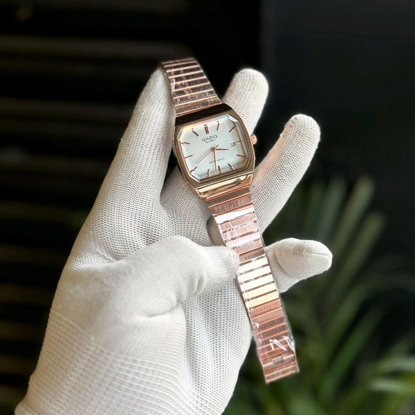 Most Demanded Gasiq Quartz Movement Watch With High Quality Strap Best finishing Body & Case - SRG3