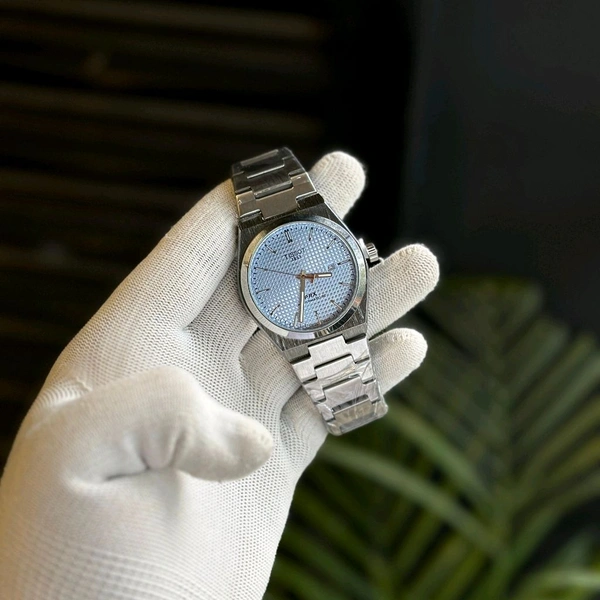 Most Demanded Trending Analog Watch | Analog Quartz Movement Watch With High Quality Strap Best Finishing Body & Case - SRP7