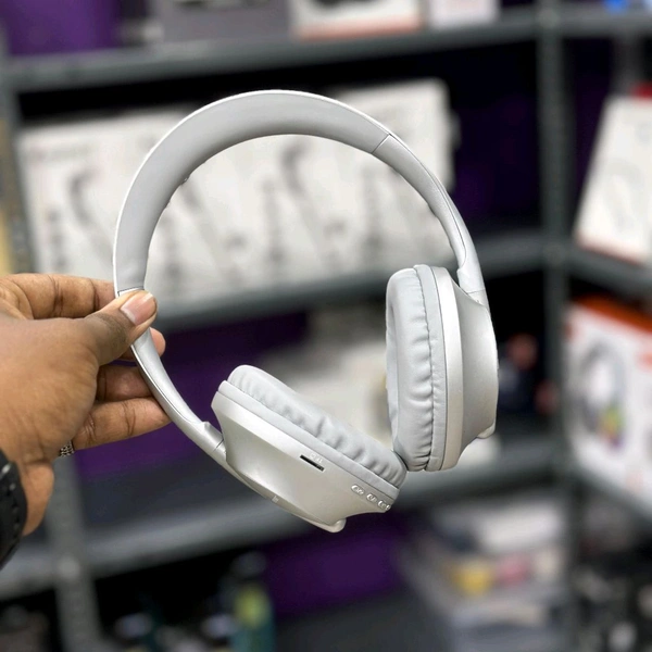 Presenting You All New 700 Headphones. 1:1 Master Quality | Typ-C Fast Charging Port With Aux Cable - SRH1