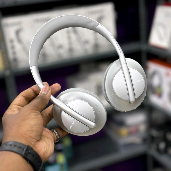 Presenting You All New 700 Headphones. 1:1 Master Quality | Typ-C Fast Charging Port With Aux Cable - SRH1