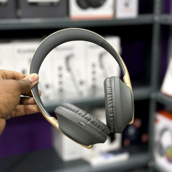 Presenting You All New 700 Headphones. 1:1 Master Quality | Typ-C Fast Charging Port With Aux Cable - SRH2