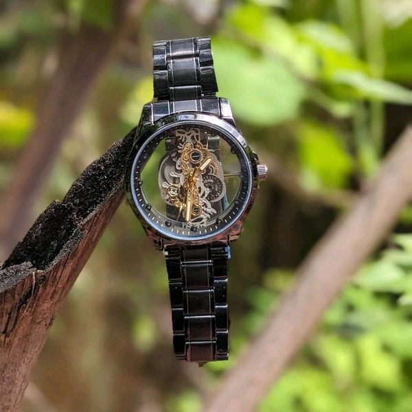 Transparent Body Analog Quartz Moment Watch With High Quality Strap Best finishing Body & Case - Black