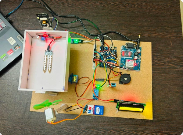 IoT-Based Smart Baby Cradle: Real-Time Monitoring, Comfort Automation & Safety Alerts.