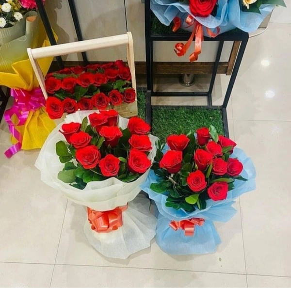 Red Rose Bunch - blue