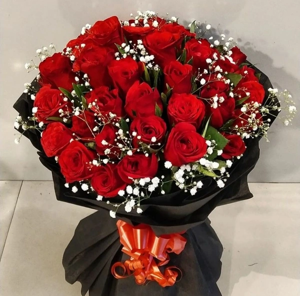 Red Rose Bunch With Gipsy 