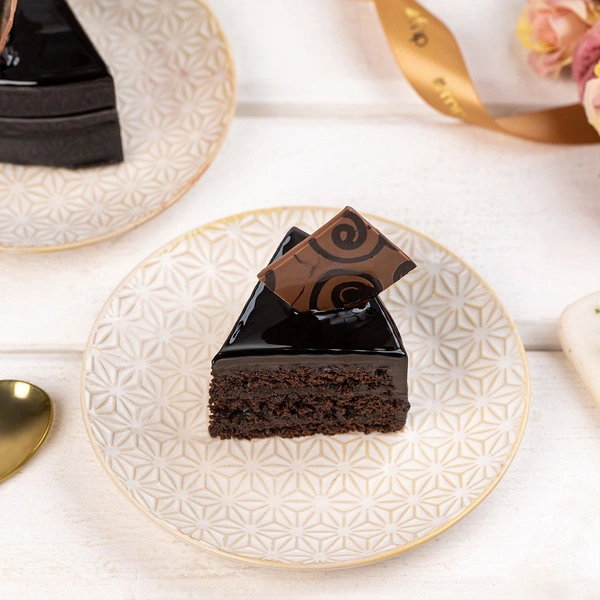 Decorative Chocolate Truffle Cake - 2kg