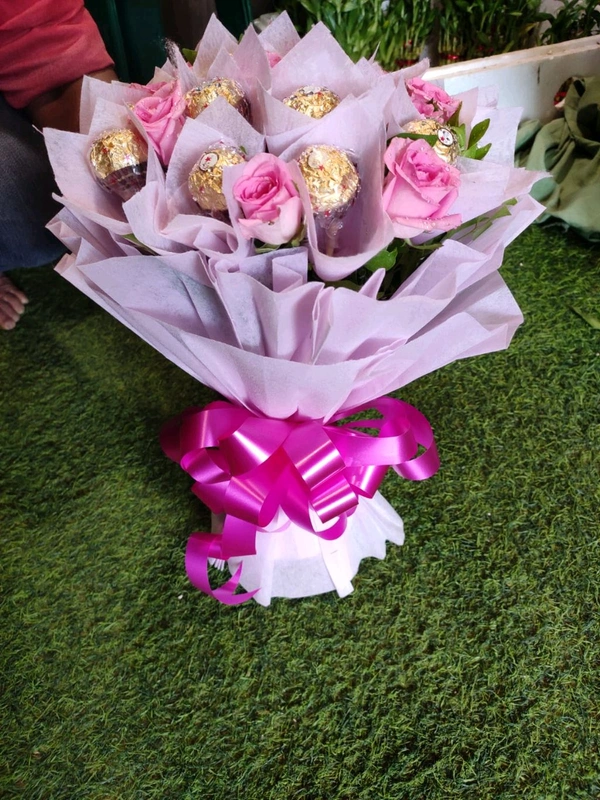 Pink Roses And Ferrero Rocher Chocolate Bouquet 