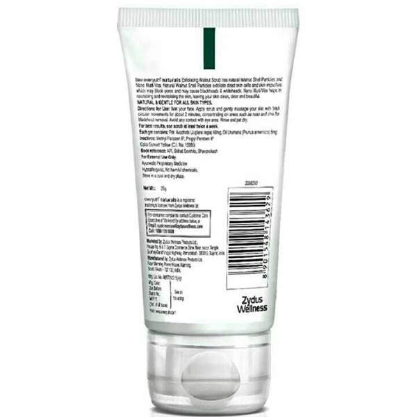 Everyuth Naturals walnut scrub 25gm