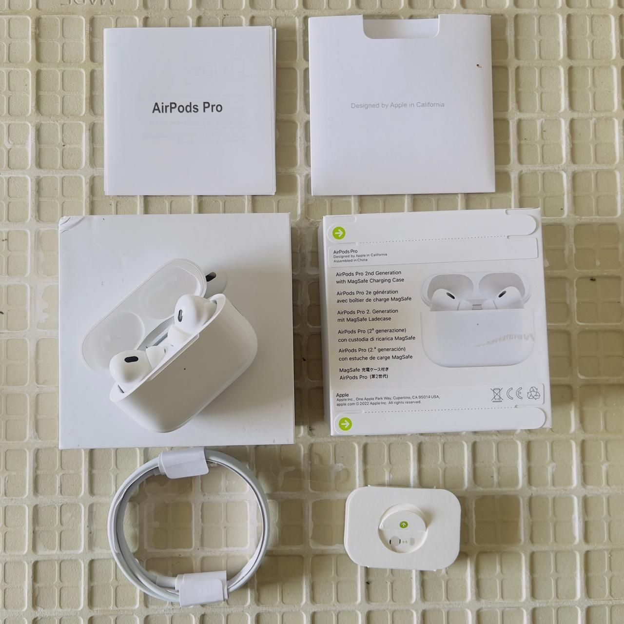 AIRPODS PRO 2 USA 🇺🇸 QUALITY * **Available @ Rs :-1500 rs + ship