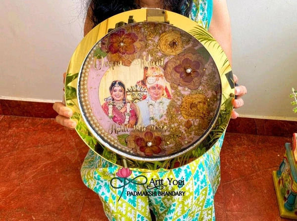 Round Plate With Golden Acrylic Border Ring Baby Keepsake Frame - 6 Inches, Depth - 12mm