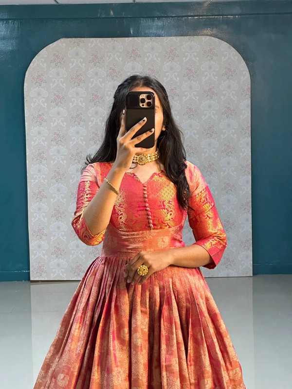 Vaanam - Cranberry, XXL-44