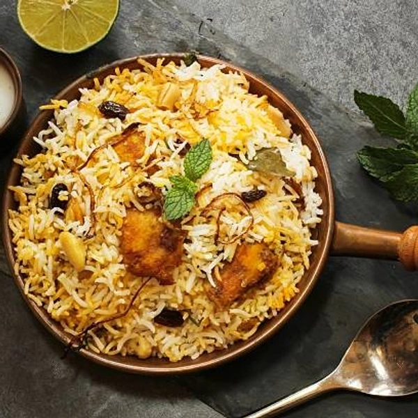 Egg Biryani - 1 Masala Fried Egg + Raita+ Gravy - Extra Rice