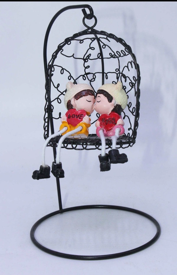Love Kiss Statue On Swing