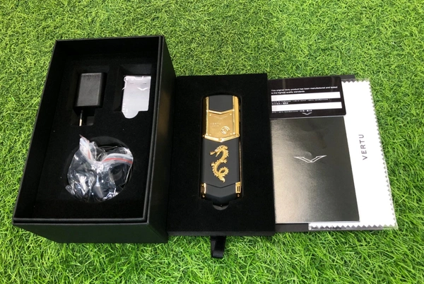 Vertu Signature S Dragon Gray Keypad Mobile Phone VVIP Edition - Gray
