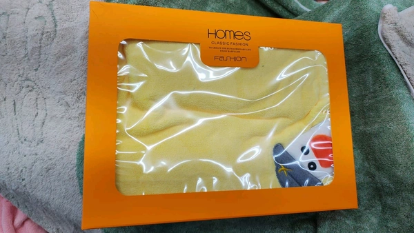 Premium Baby Puchoo/Bathrobe
Very fine fabric (microfiber)( box packing)
- below 6pcs