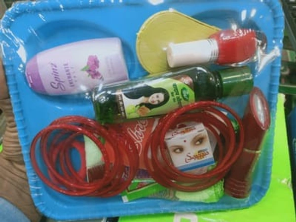 Suhag Samagri Kit, GENERIC Navratri MATA ka shringar kit/Suhag Kit/ - Devi Solah Shringar Kit Shringars(Items) 16 Items Box Packing