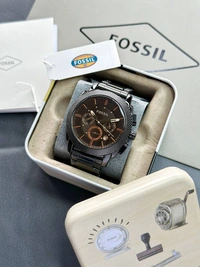 FOSSIL ✅This 45 mm fossil features a black dial, chronograph movement and full black metal strap - Cinnamon