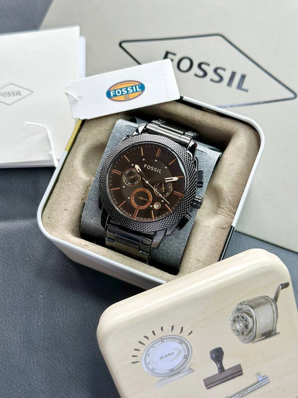 FOSSIL ✅This 45 mm fossil features a black dial, chronograph movement and full black metal strap - Cinnamon