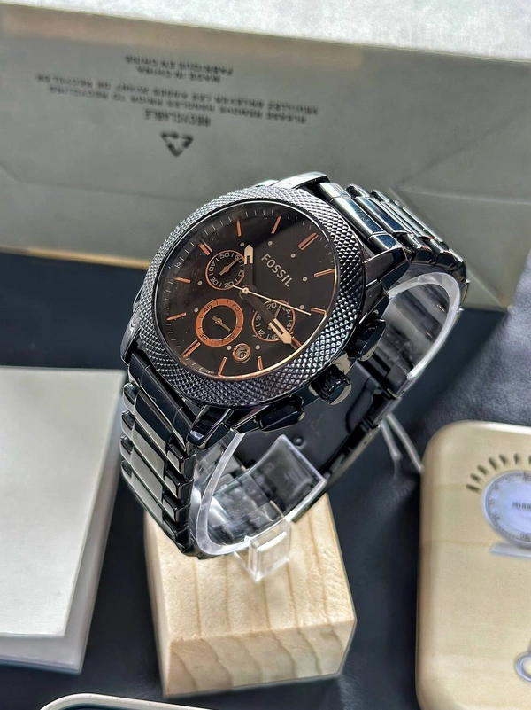 FOSSIL ✅This 45 mm fossil features a black dial, chronograph movement and full black metal strap - Cinnamon