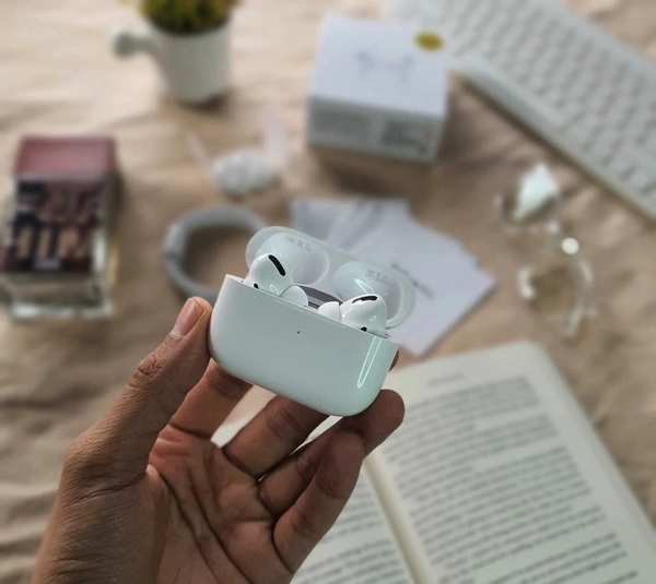 Air Pods Pro Premium Quality With Active Noise Cancellation With High Quality Silicon Case - White, 1 Month Replacement Warranty