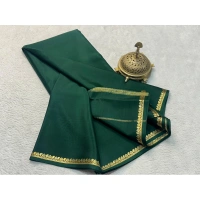 Shopnav Women's Crepe Chit Pallu Solid Saree With Unstitched Blouse 5.5Mtr (Green)