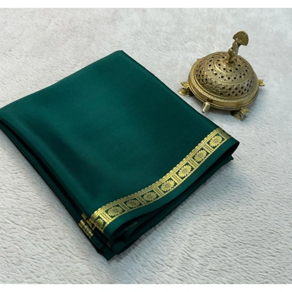 Shopnav Women's Crepe Chit Pallu Solid Saree With Unstitched Blouse 5.5Mtr (Green)