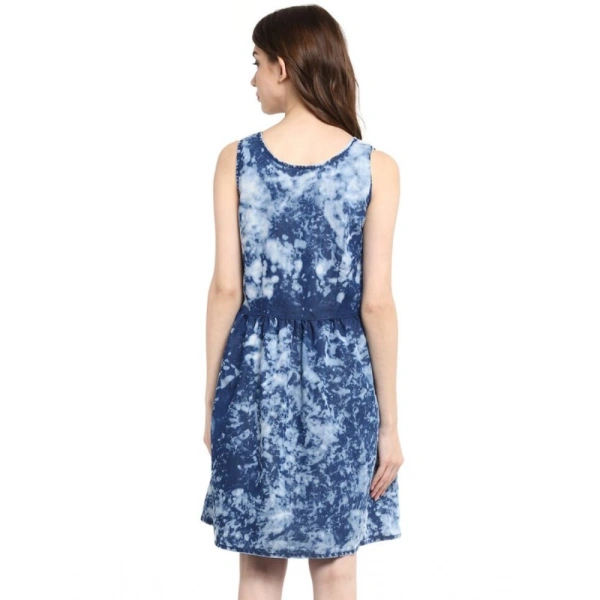 Women's Denim Tie & Dye Sleeveless Above Knee Dress (Blue) - L