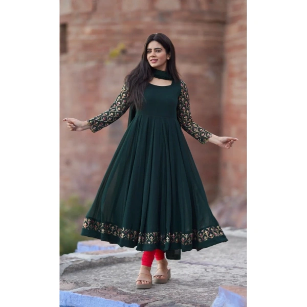 Shopnav Women's Georgette Embroidery 3-4th Sleeve Round Neck Kurti with Dupatta Set (Green) - XL