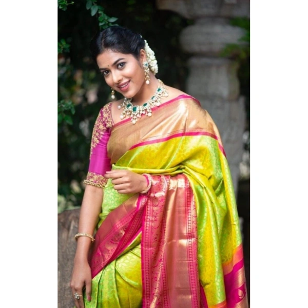 Shopnav Women's Litchi silk Printed Saree With Unstitched Blouse (Green)