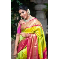 Shopnav Women's Litchi silk Printed Saree With Unstitched Blouse (Green)