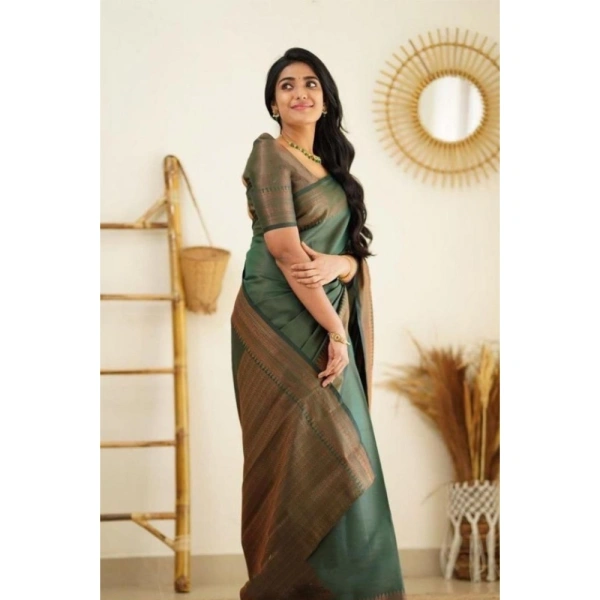 Shopnav Women's Litchi silk Printed Saree With Unstitched Blouse (Green)